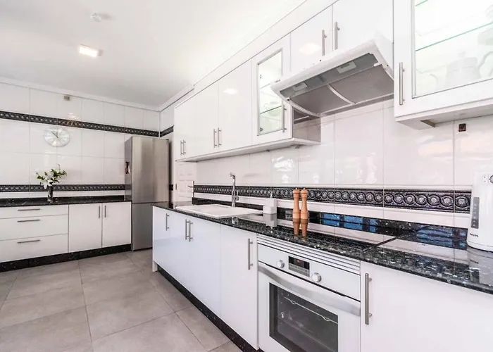 Villa Beautiful 3 Bedroom Private Heated Pool