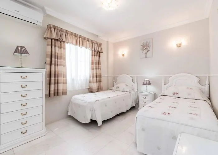 Villa Beautiful 3 Bedroom Private Heated Pool