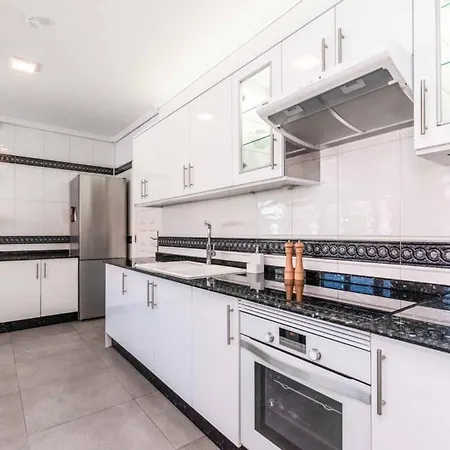 Villa Beautiful 3 Bedroom Private Heated Pool