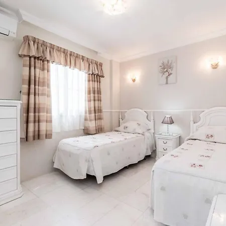 Villa Beautiful 3 Bedroom Private Heated Pool